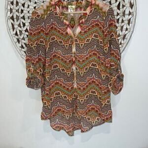Fig & Flower boho Aztec print button down blouse size xsmall